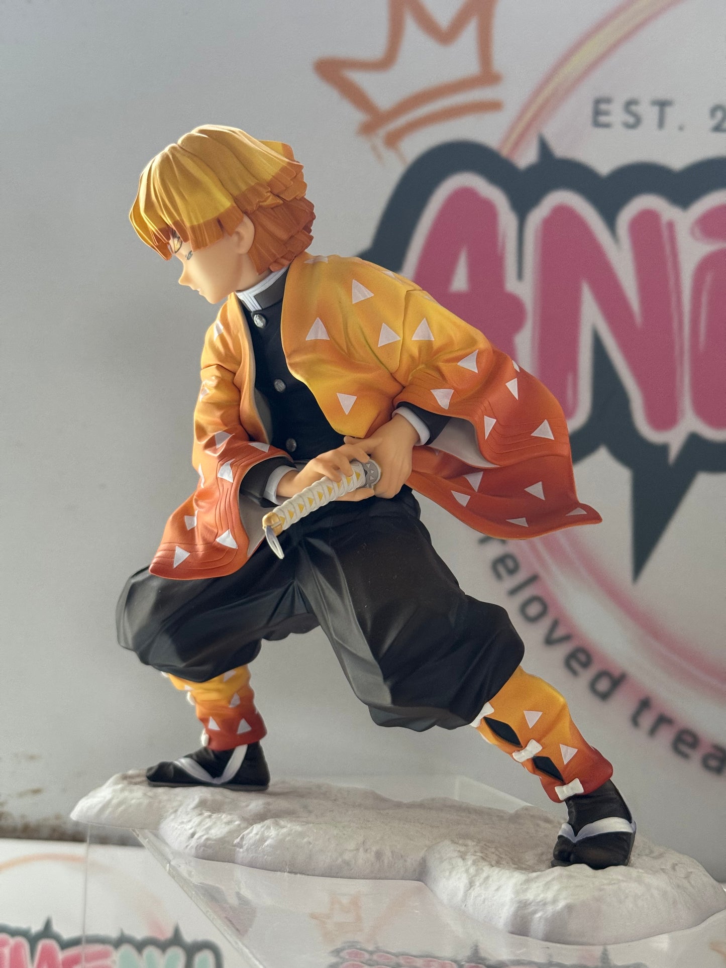 Kotobukiya Kimetsu no Yaiba | Agatsuma Zenitsu | 1/8 Scale Figure