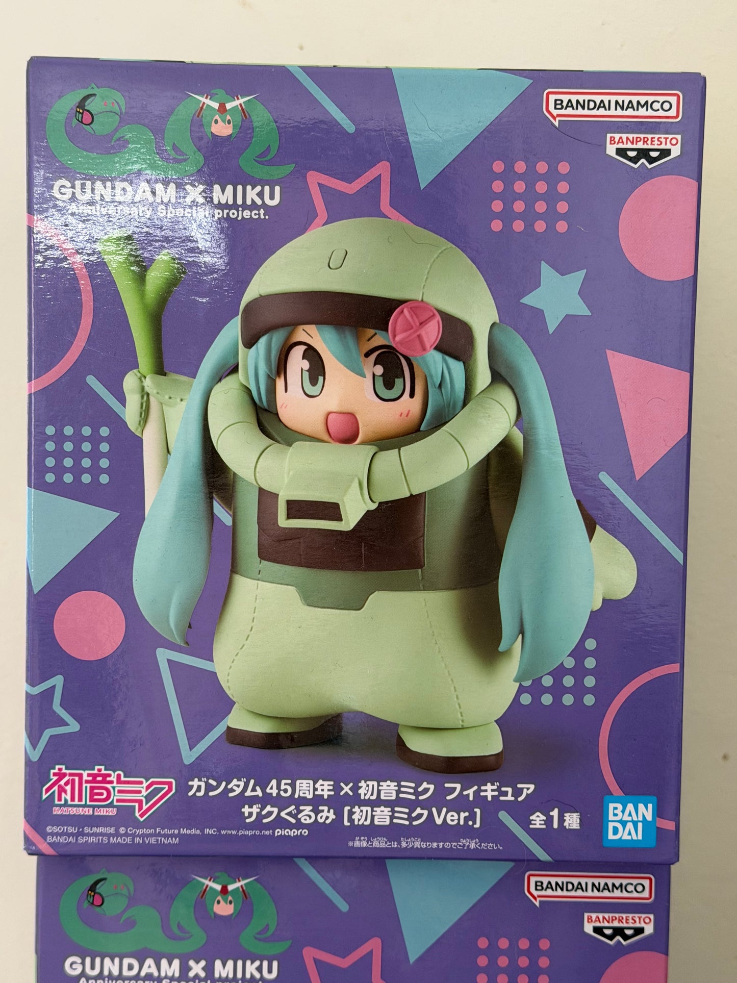 Banpresto Gundam x Hatsune Miku Figure